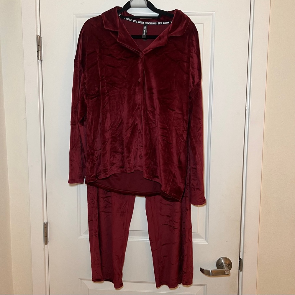 NWOT Steve Madden Women's Velvet Sleepwear Set - Burgundy Size L